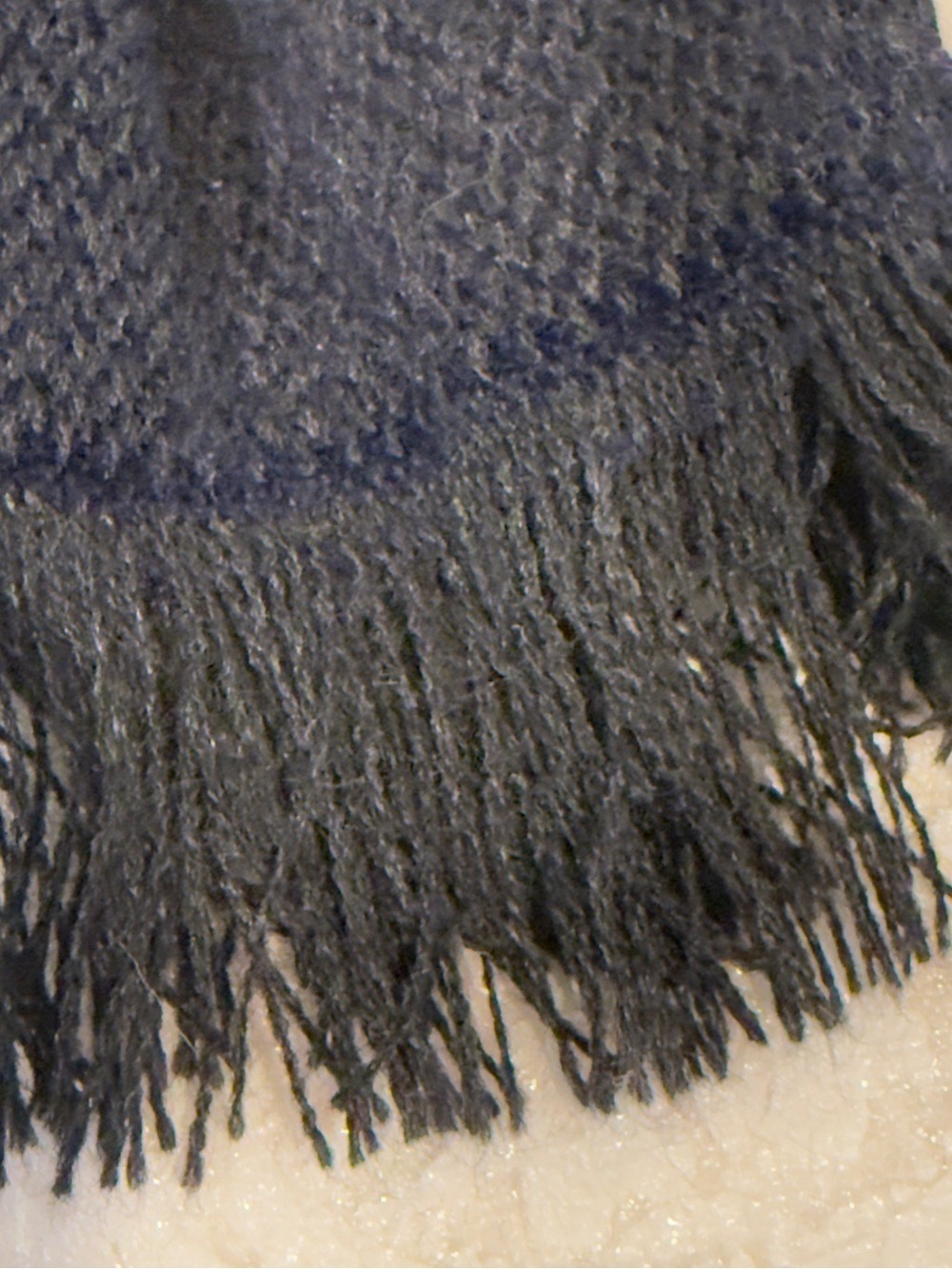Classic dark blue Fringe Wrap Scarf for Women Italy ๐ฎ๐น made - Picture 3 of 9